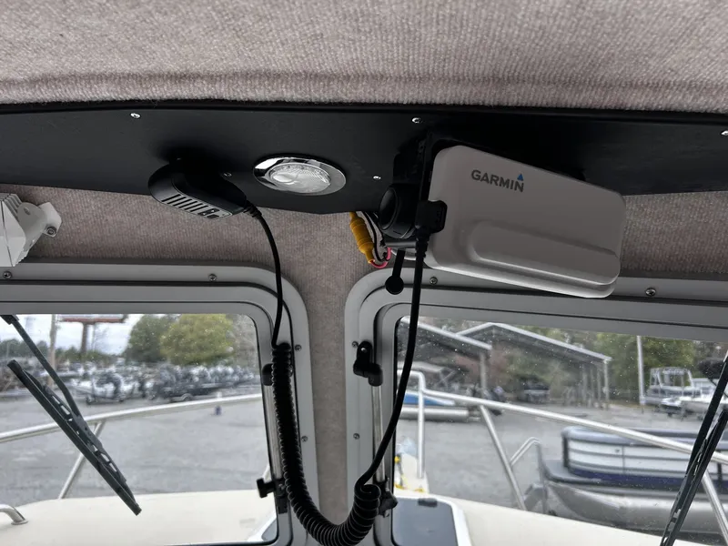 Slide: The Image of Parker Marine 287 Explorer 2026 - 31