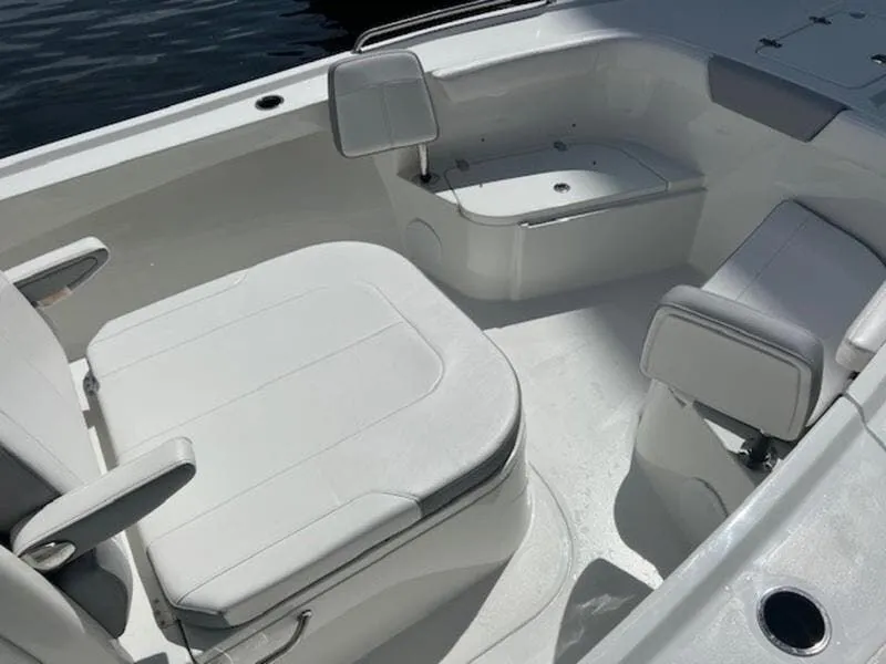 Slide: The Image of Parker Marine 2400 2025 - 18