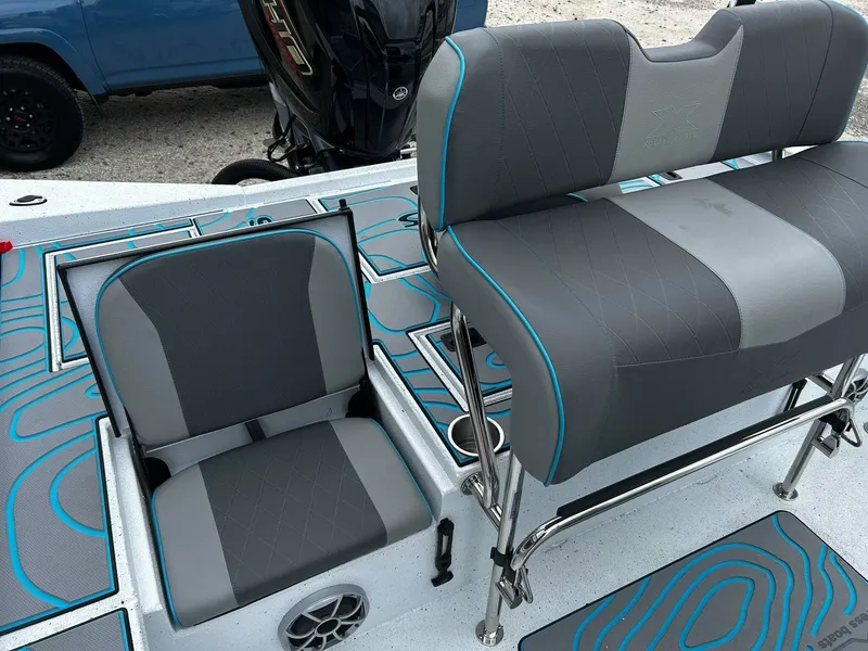 Slide: The Image of Xpress X23B Bay Lounge 2025 - 15