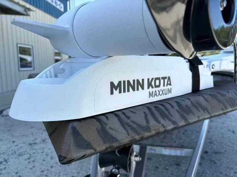 Slide: The Image of Xpress Hyper-Lift Bay Series 210 BAY 2026 - 12