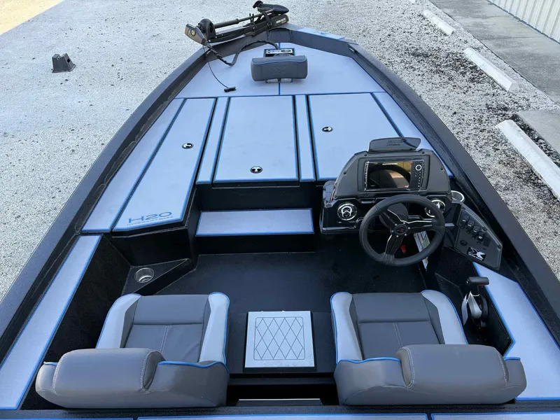 Slide: The Image of Xpress Hyper-Lift Bass Series H20 2026 - 11