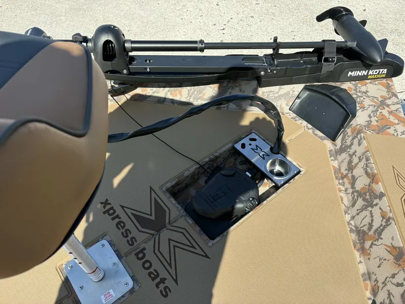 Slide: The Image of Xpress Hyper-Lift Bass Series H20 2026 - 16