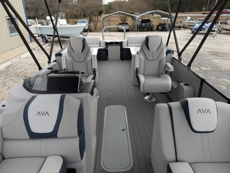 Slide: The Image of Avalon CATALINA 25 QUAD LOUNGER 2025 - 13