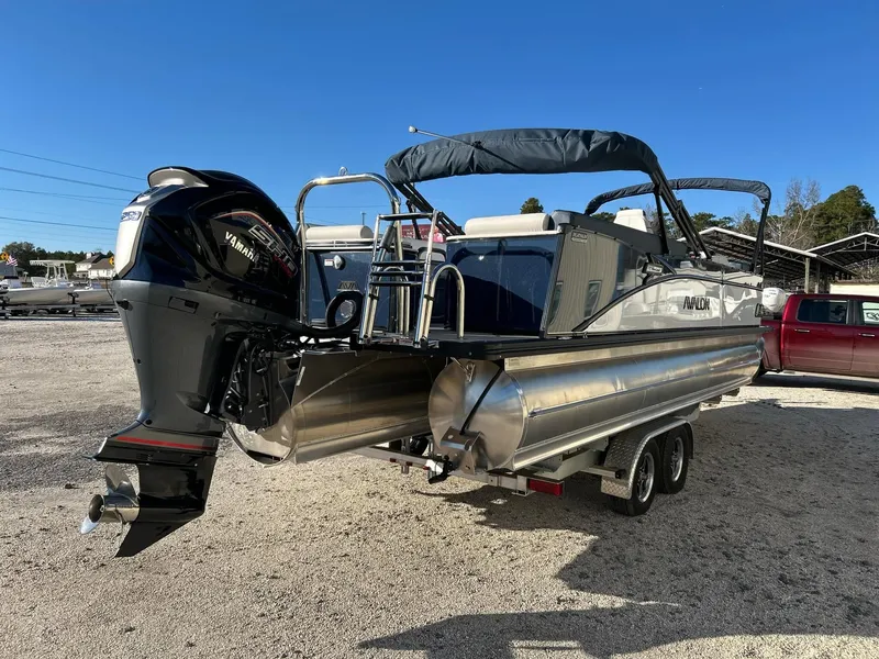 Slide: The Image of Avalon CATALINA 25 QUAD LOUNGER 2025 - 26