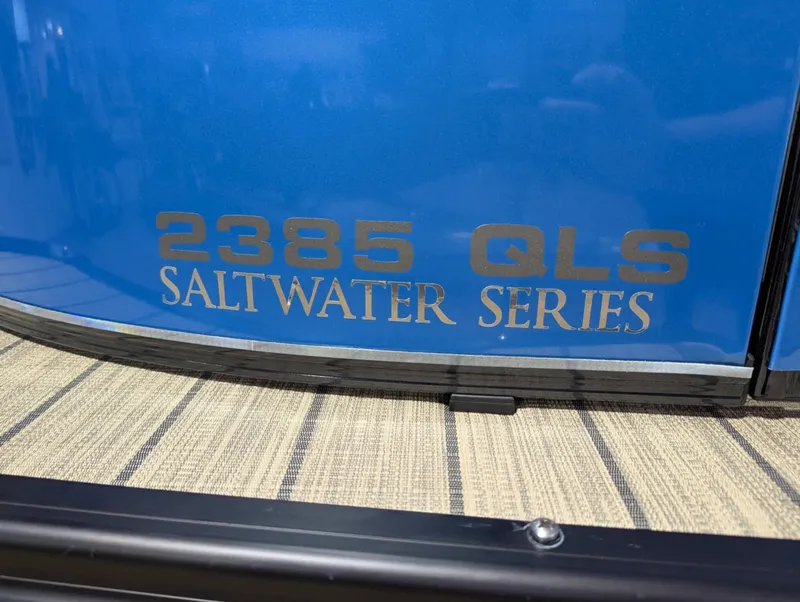 Slide: The Image of Avalon Catalina 23 versa lounge 2025 - 5