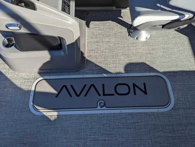 Slide: The Image of Avalon LSZ 23 LOUNGE SWITCH 2025 - 15