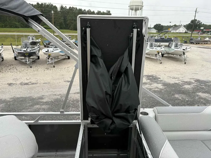 Slide: The Image of Avalon Venture 85 23 VERSA FISH 2025 - 10