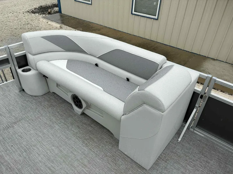 Slide: The Image of Avalon Venture 85 23 VERSA FISH-TRITOON 200HP 2025 - 26