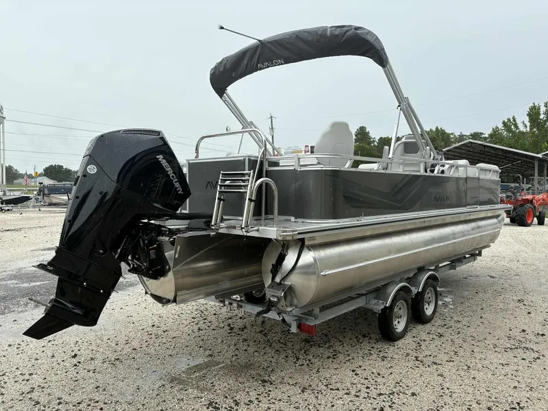 Slide: The Image of Avalon Venture 85 23 VERSA FISH-TRITOON 200HP 2025 - 4