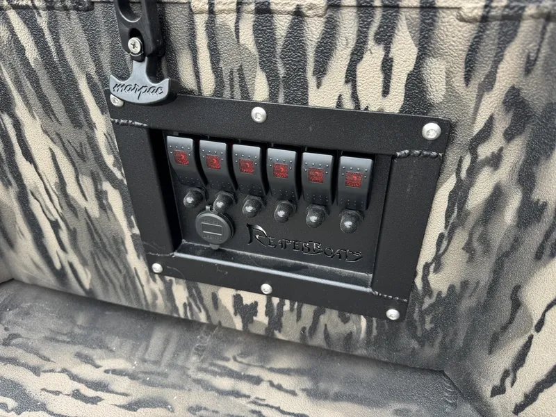 Slide: The Image of Reaper Boats 656 2026 - 15