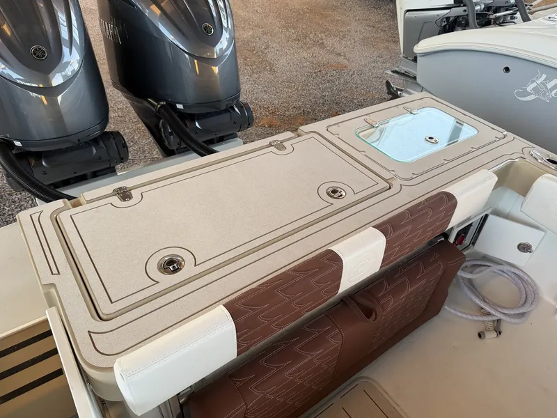 Slide: The Image of Parker Marine 287 Explorer 2026 - 11