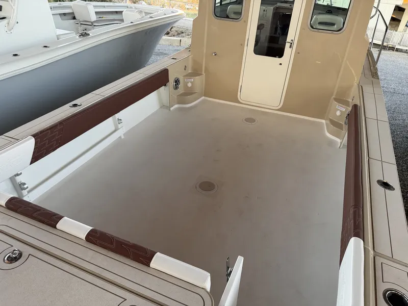 Slide: The Image of Parker Marine 287 Explorer 2026 - 20