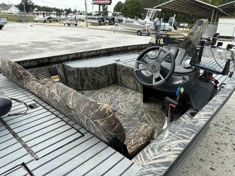 Slide: The Image of Lowe Stinger ST175 2016 - 6