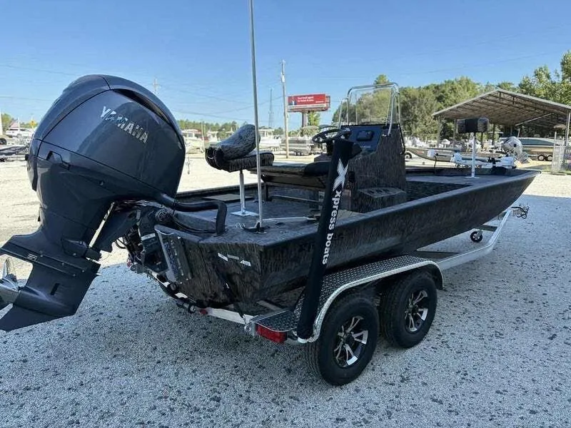 Slide: The Image of Xpress Hyper-Lift Bay Series 210 BAY 2026 - 5