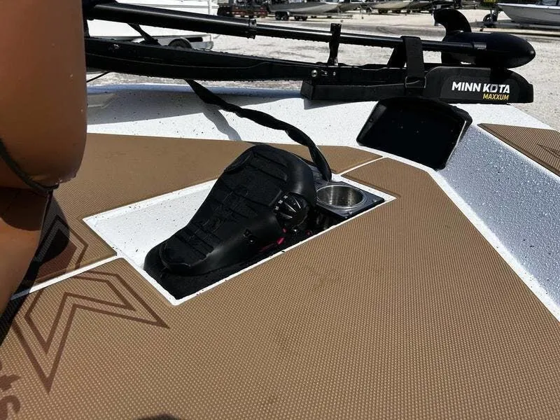 Slide: The Image of Xpress H20C Crappie 2026 - 15