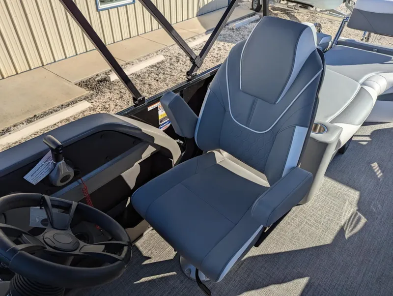 Slide: The Image of Avalon LSZ 23 LOUNGE SWITCH 2025 - 11