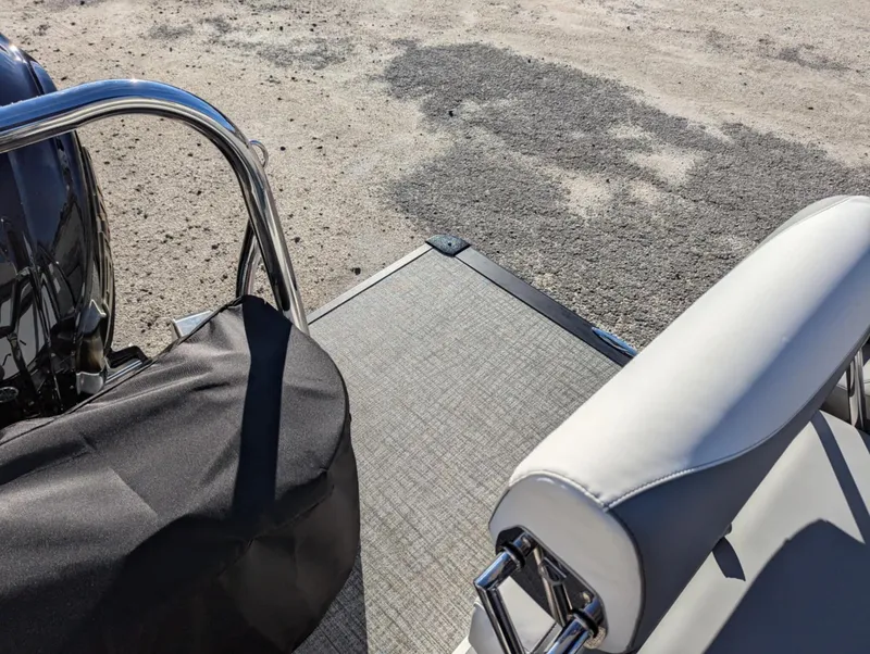 Slide: The Image of Avalon LSZ 23 LOUNGE SWITCH 2025 - 24