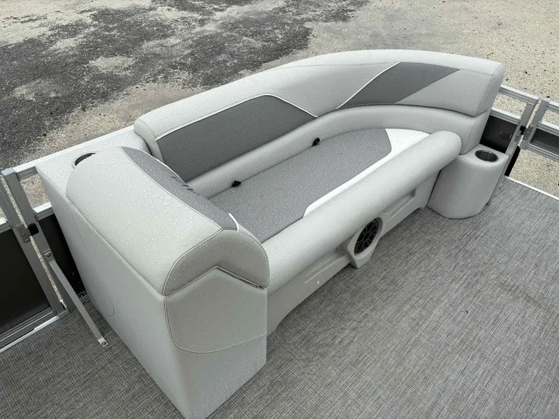 Slide: The Image of Avalon Venture 85 23 VERSA FISH-TRITOON 200HP 2025 - 14