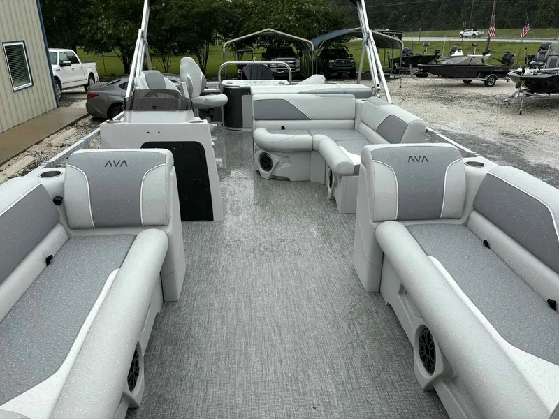 Slide: The Image of Avalon Venture 85 23 VERSA FISH-TRITOON 200HP 2025 - 25