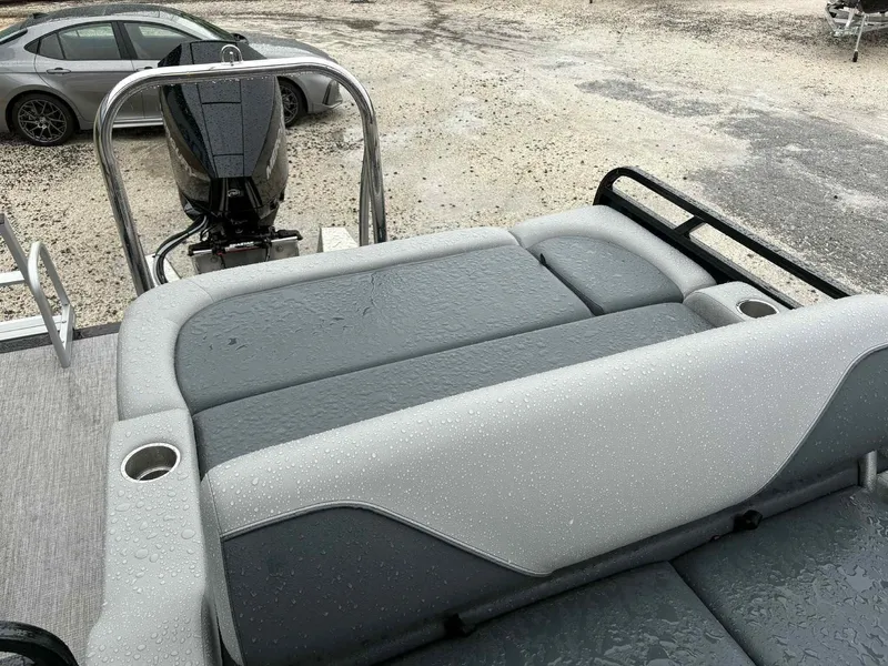 Slide: The Image of Avalon Venture 85 23 VERSA FISH 2025 - 11