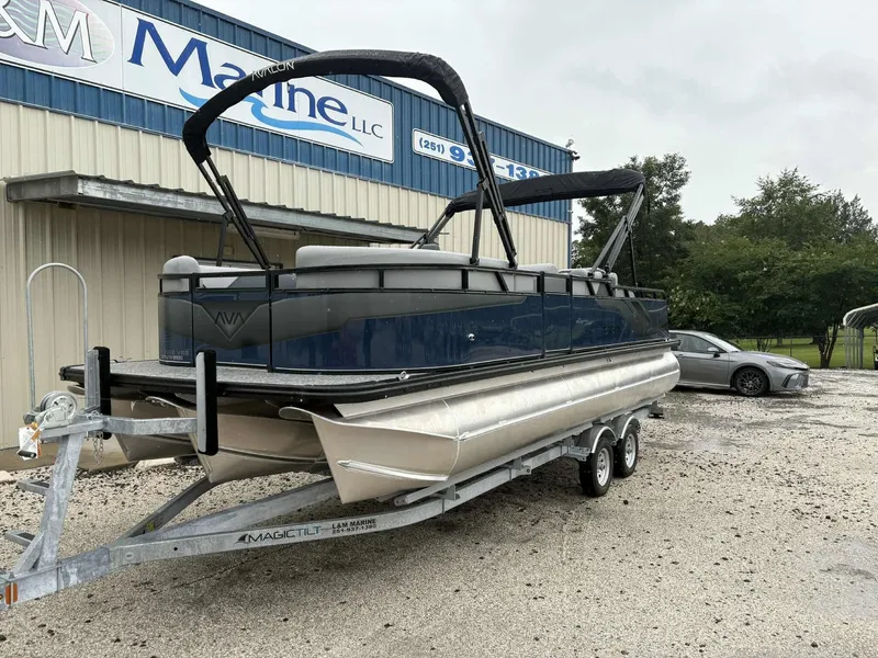 Slide: The Image of Avalon Venture 85 23 VERSA FISH 2025 - 2