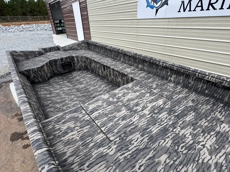 Slide: The Image of Reaper Boats 756 756 STEP TRANSOM 2026 - 8