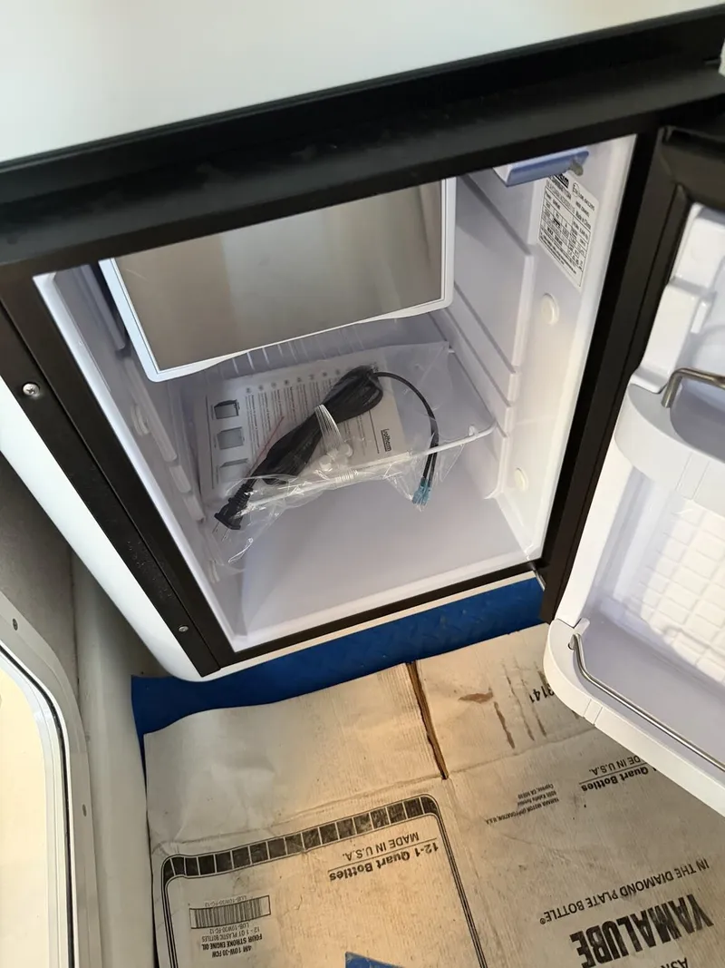 Slide: The Image of Parker Marine 287 Explorer 2026 - 14