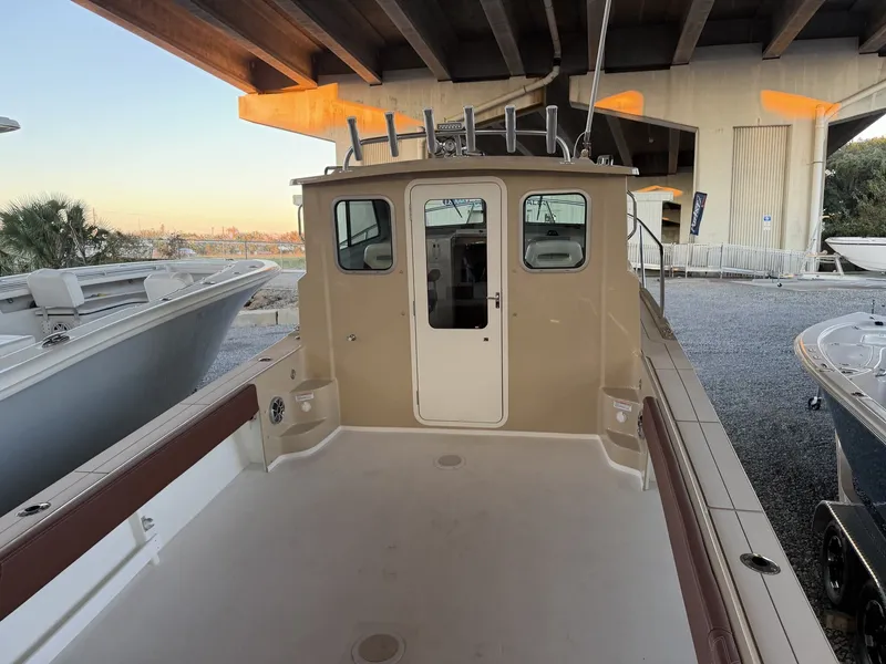 Slide: The Image of Parker Marine 287 Explorer 2026 - 19