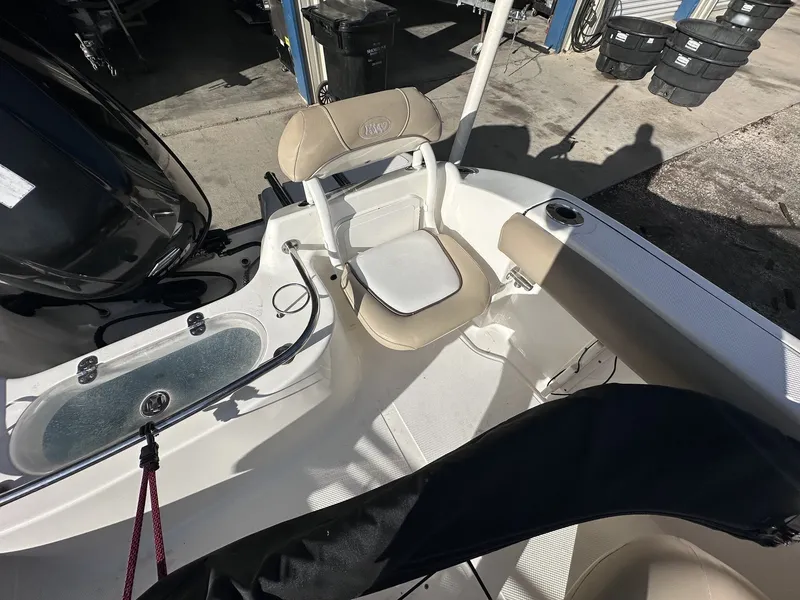 Slide: The Image of Key West 211 Dual Console 2016 - 10