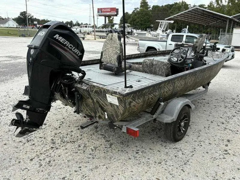 Slide: The Image of Lowe Stinger ST175 2016 - 4