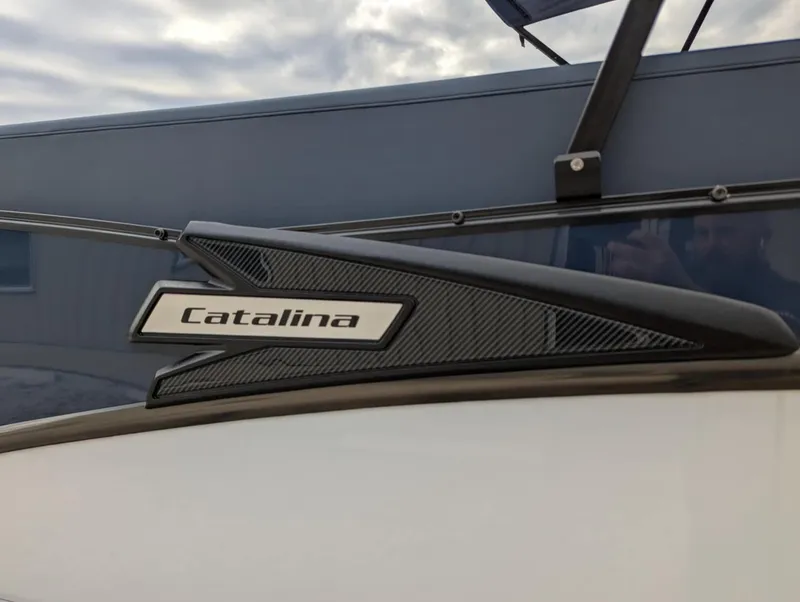 Slide: The Image of Avalon CATALINA 25 QUAD LOUNGER 2025 - 22