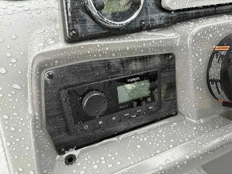 Slide: The Image of Avalon Venture 85 23 VERSA FISH 2025 - 18