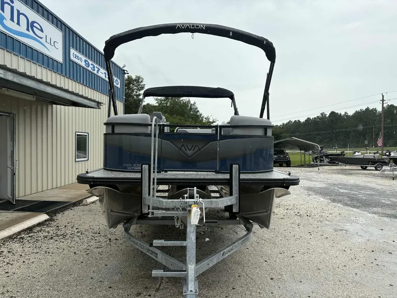 Slide: The Image of Avalon Venture 85 23 VERSA FISH 2025 - 3