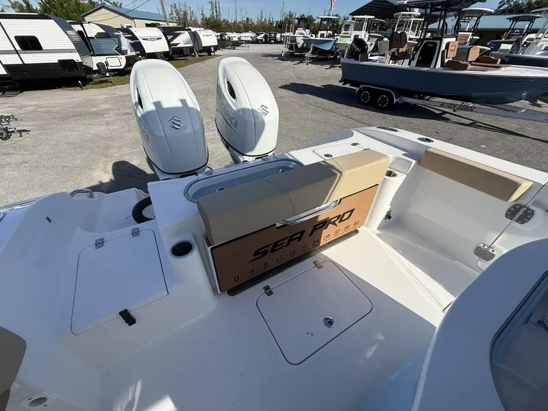 Slide: The Image of Sea Pro 262 DLX 2026 - 17