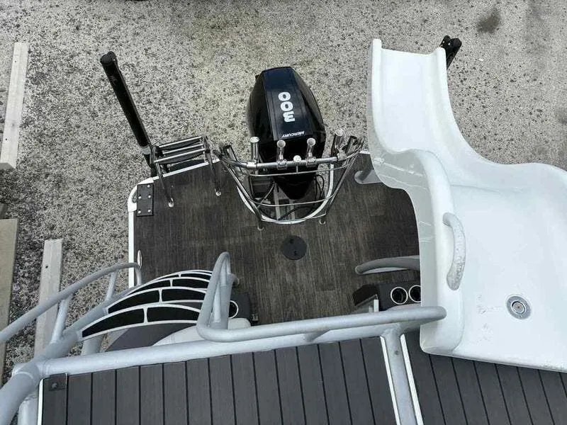 Slide: The Image of Godfrey AquaPatio 255 SDC 2023 - 24