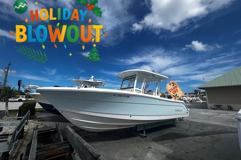 The Image of 2018 Robalo R302 Center Console boat on sale during holiday blowout event. - 0