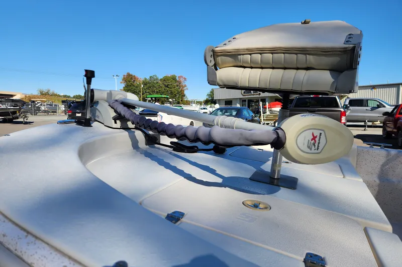 Slide: The Image of 2018 Carolina Skiff 18 JVX CC boat with trolling motor and cushioned seat. - 8