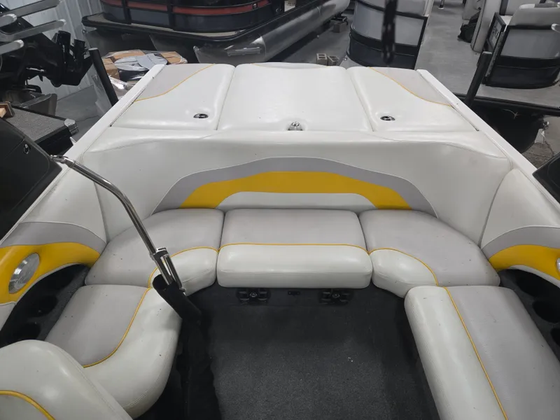 Slide: The Image of Malibu 21 V-RIDE 2006 - 12