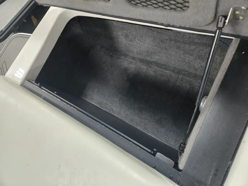 Slide: The Image of Malibu 21 V-RIDE 2006 - 16