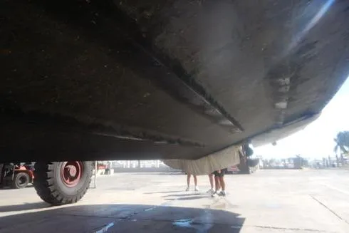 Slide: The Image of Bottom view of a 2008 Sea Ray 380 Sundancer boat on a trailer. - 8