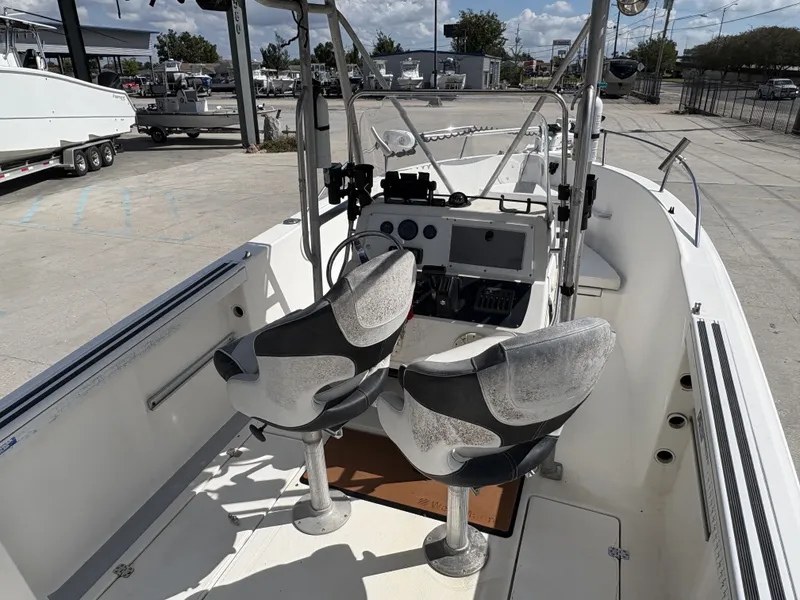 Slide: The Image of Wellcraft 210 Fisherman 2000 - 5