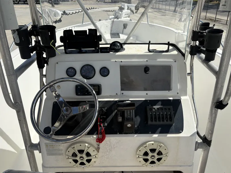 Slide: The Image of Wellcraft 210 Fisherman 2000 - 6