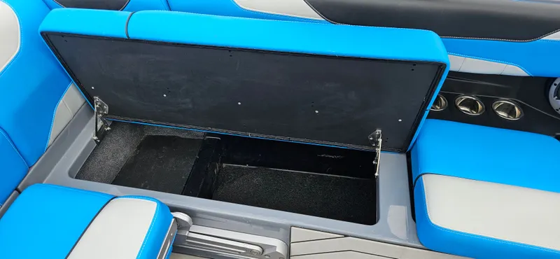 Slide: The Image of Malibu Wakesetter 23 LSV 2020 - 14