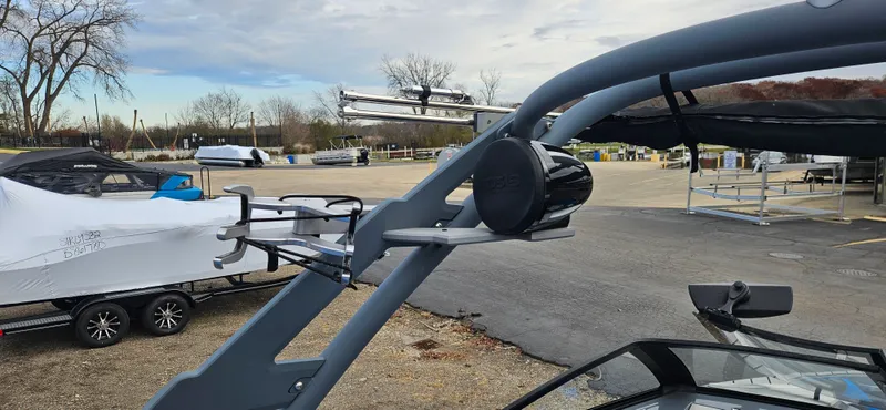 Slide: The Image of Malibu Wakesetter 23 LSV 2020 - 29