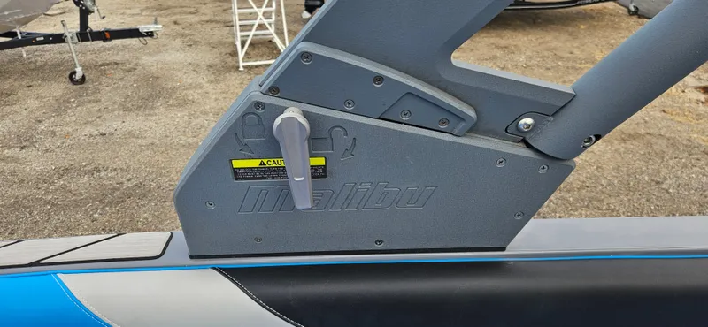 Slide: The Image of Malibu Wakesetter 23 LSV 2020 - 30