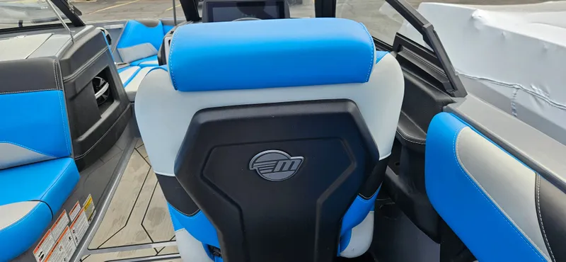 Slide: The Image of Malibu Wakesetter 23 LSV 2020 - 31