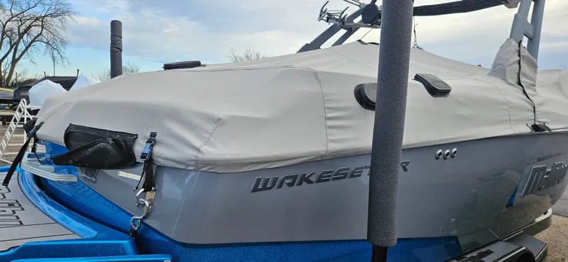 Slide: The Image of Malibu Wakesetter 23 LSV 2020 - 7