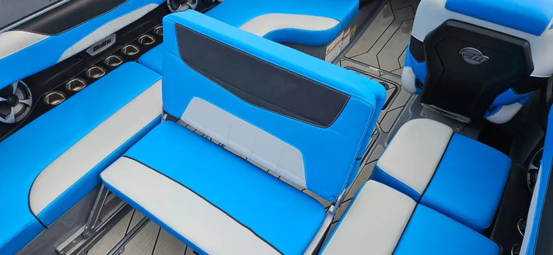 Slide: The Image of Malibu Wakesetter 23 LSV 2020 - 9