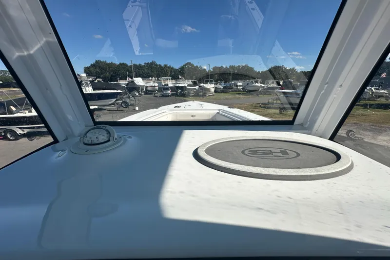 Slide: The Image of Control panel of a 2020 Sea Hunt Gamefish 27 with Garmin navigation system. - 51