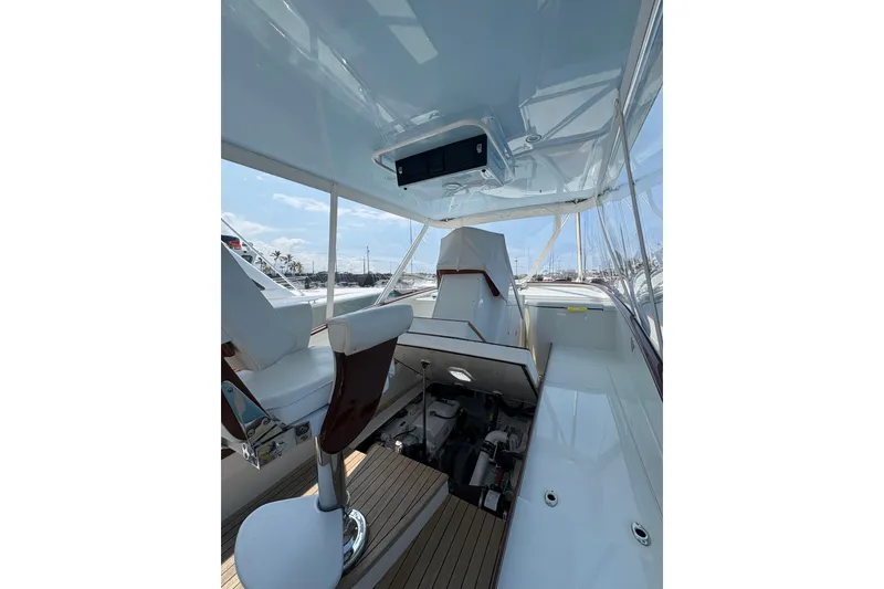 Slide: The Image of Dometic unit in 2007 Gamefisherman 42 Walkaround, featuring insulated ductwork. - 57